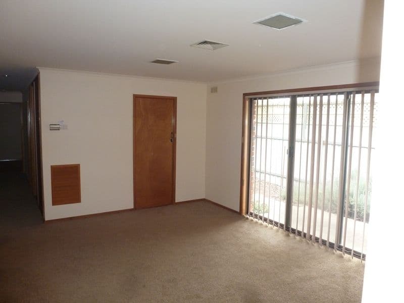61 Hopetoun Street, Rochester VIC 3561, Rochester - Thumbnail 5