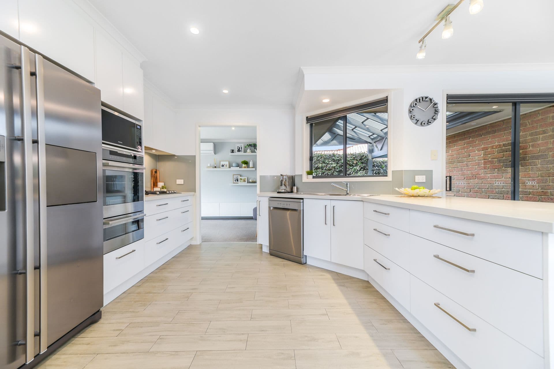 27 Michelle Drive, Berwick VIC 3806, Berwick - Thumbnail 4