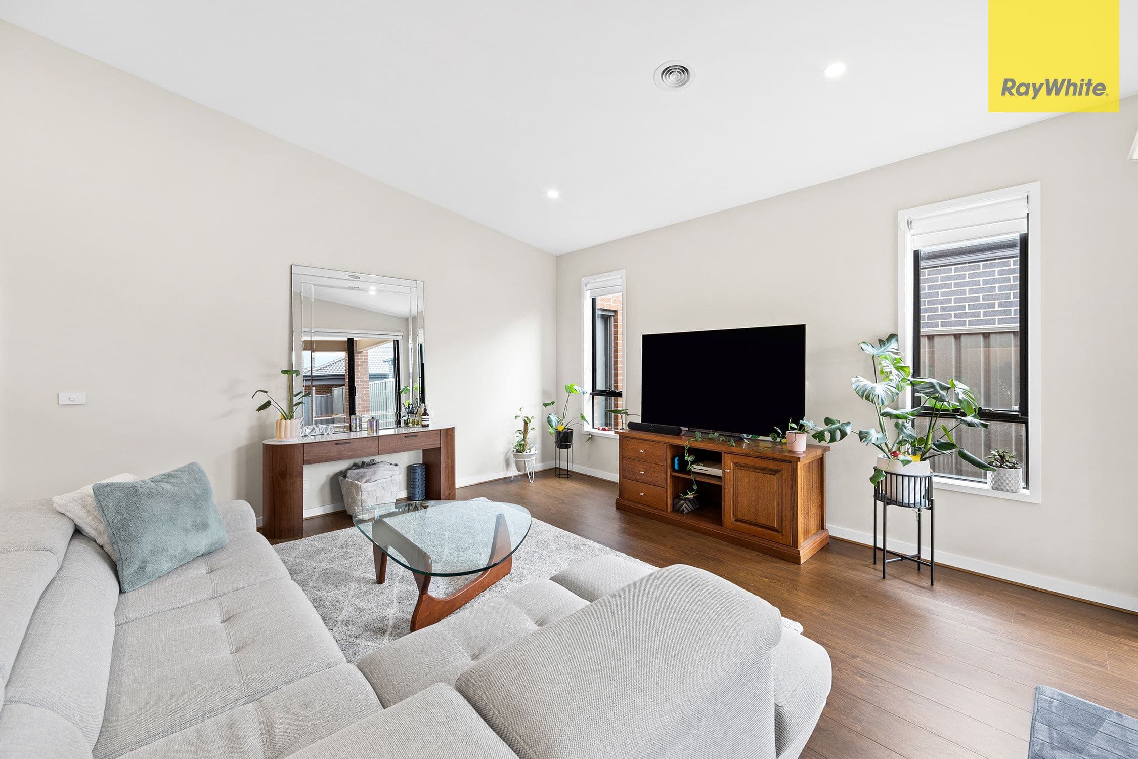 15 Cobalt Crescent, COBBLEBANK VIC 3338, Cobblebank - Thumbnail 2