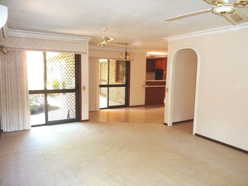 10 Cheltenham Drive, ROBINA QLD 4226, Robina - Thumbnail 2