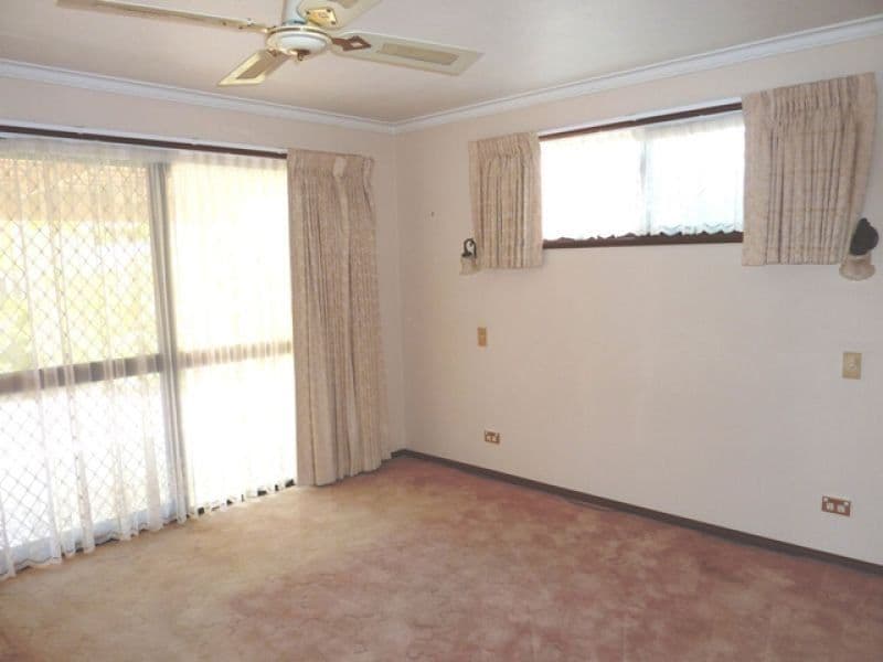 10 Cheltenham Drive, ROBINA QLD 4226, Robina - Thumbnail 3
