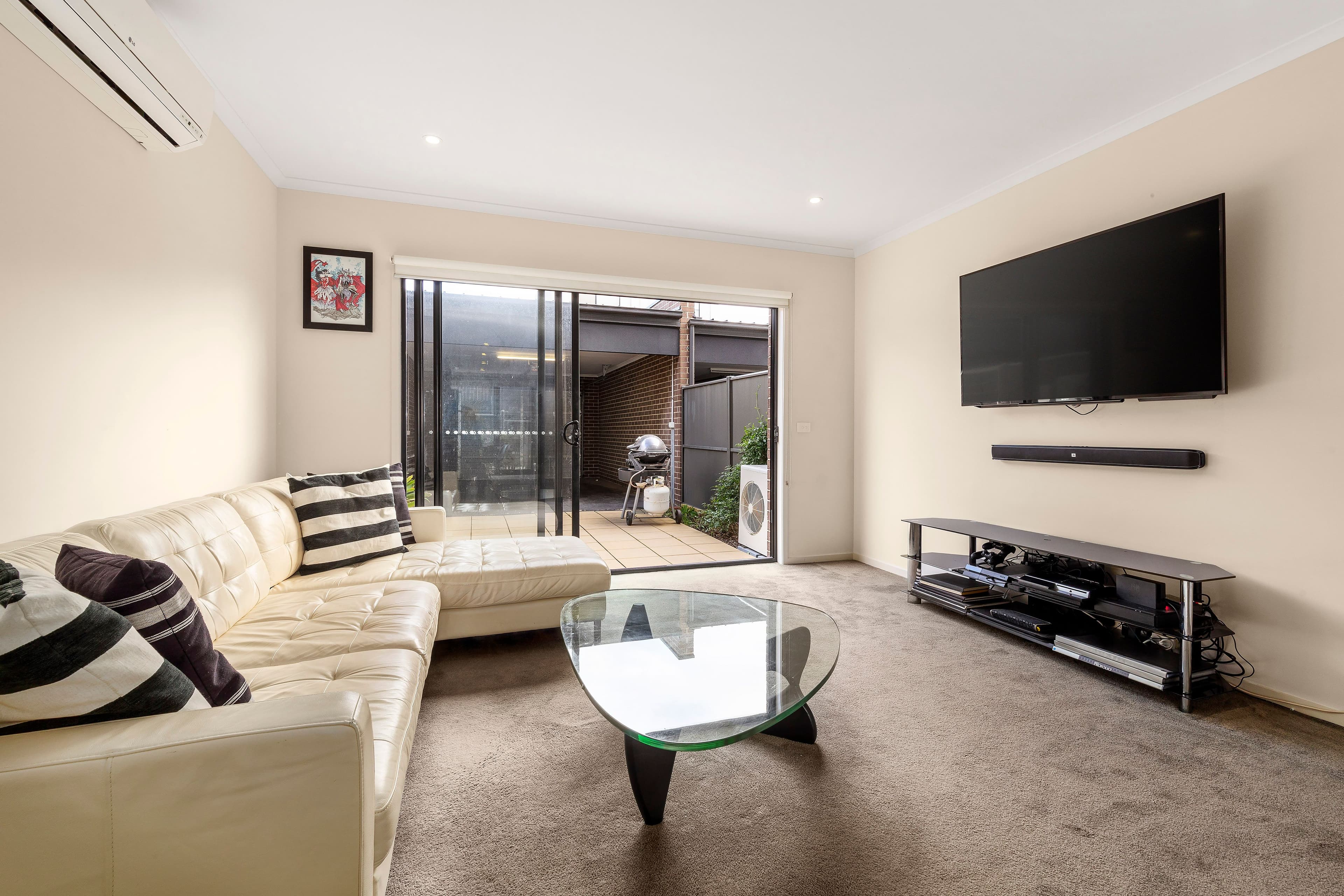 7 Olsen Walk, Mill Park VIC 3082, Mill Park - Thumbnail 4