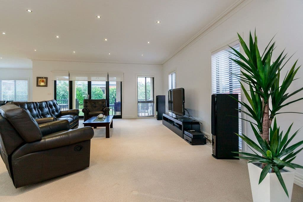 8 Kestrel Road, SOUTH MORANG VIC 3752, South Morang - Thumbnail 6