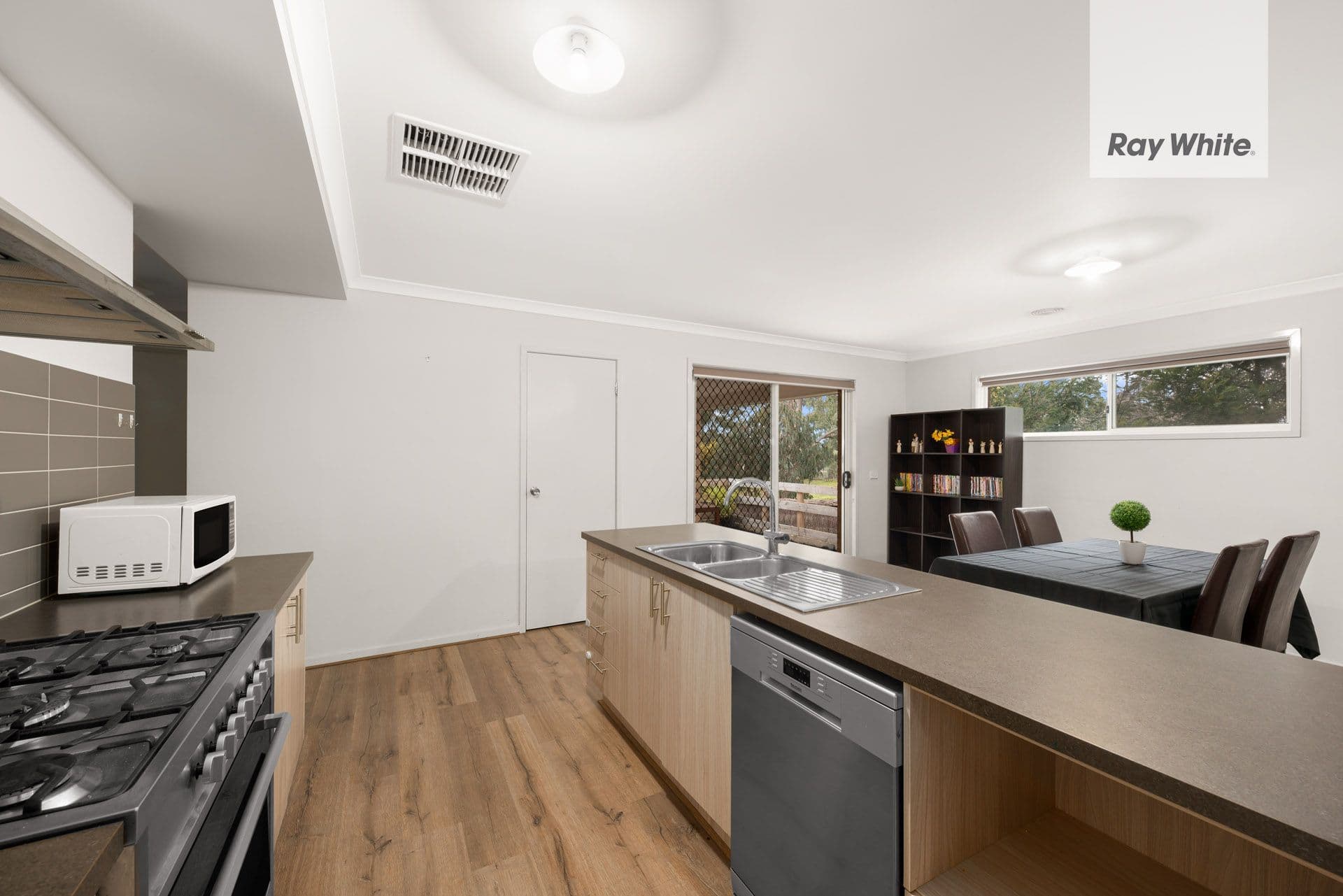9 Allsop Avenue, Mernda VIC 3754, Mernda - Thumbnail 2