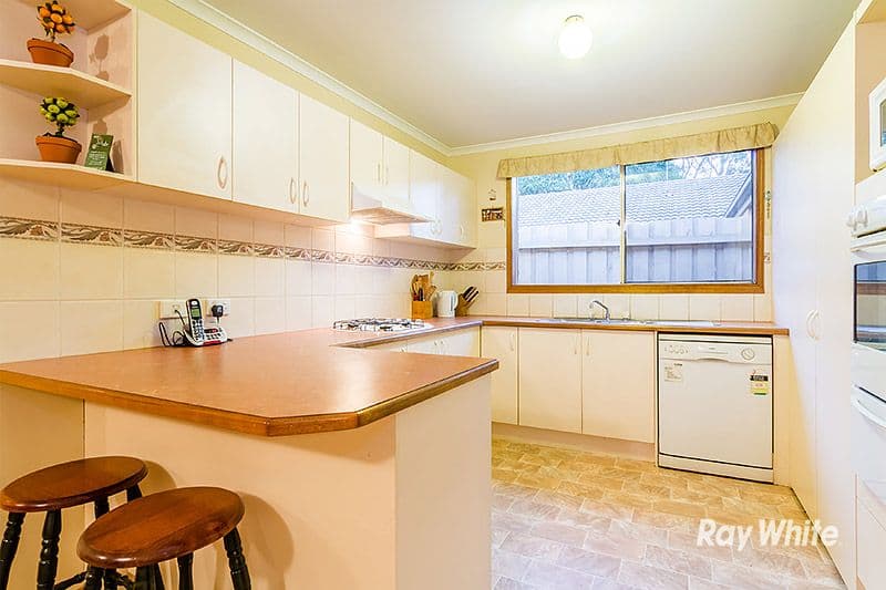 4 Banyalla Drive, Cranbourne West VIC 3977, Cranbourne West - Thumbnail 3
