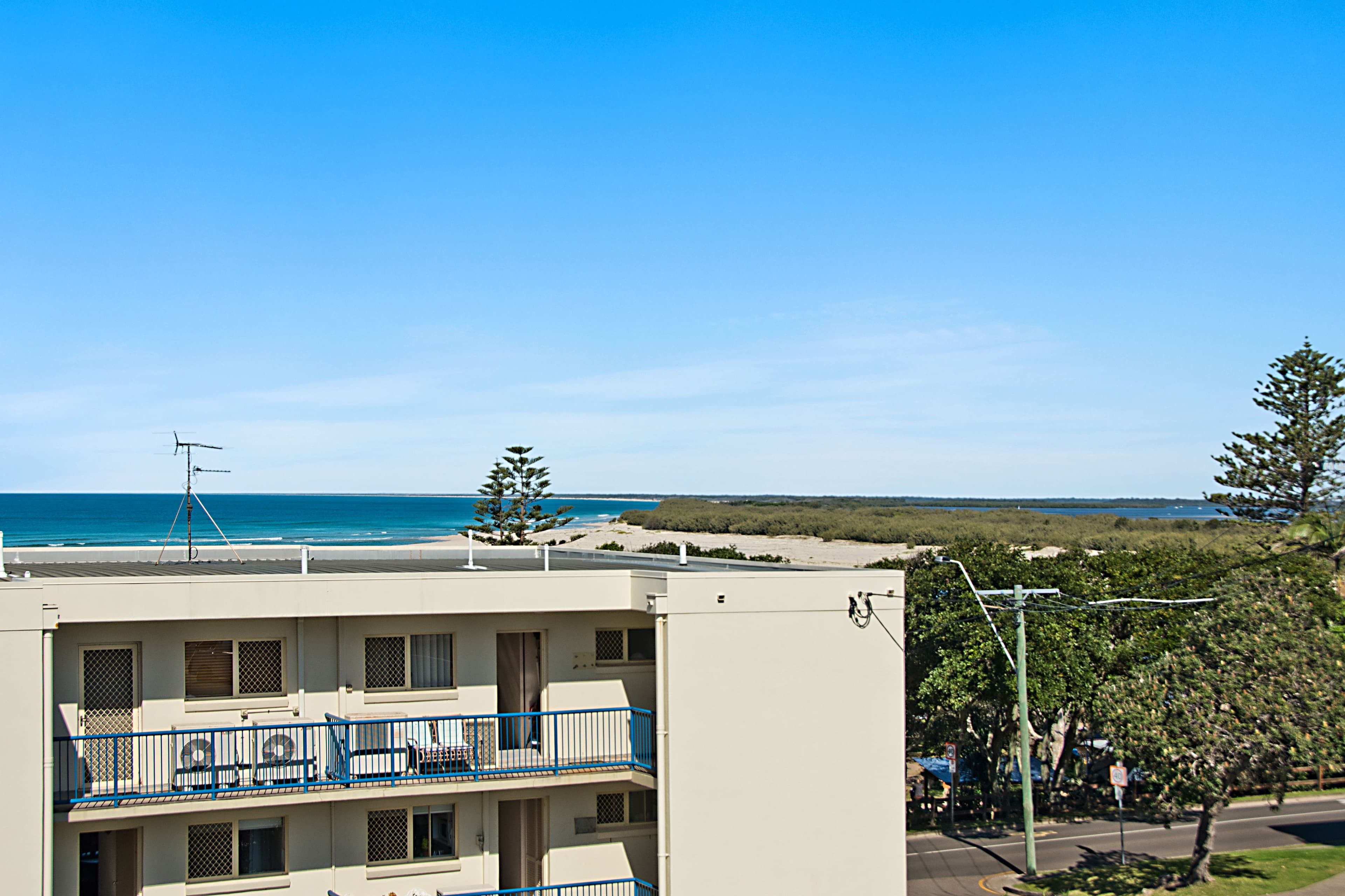 7 Latona Avenue, Caloundra QLD 4551, Caloundra - Thumbnail 3