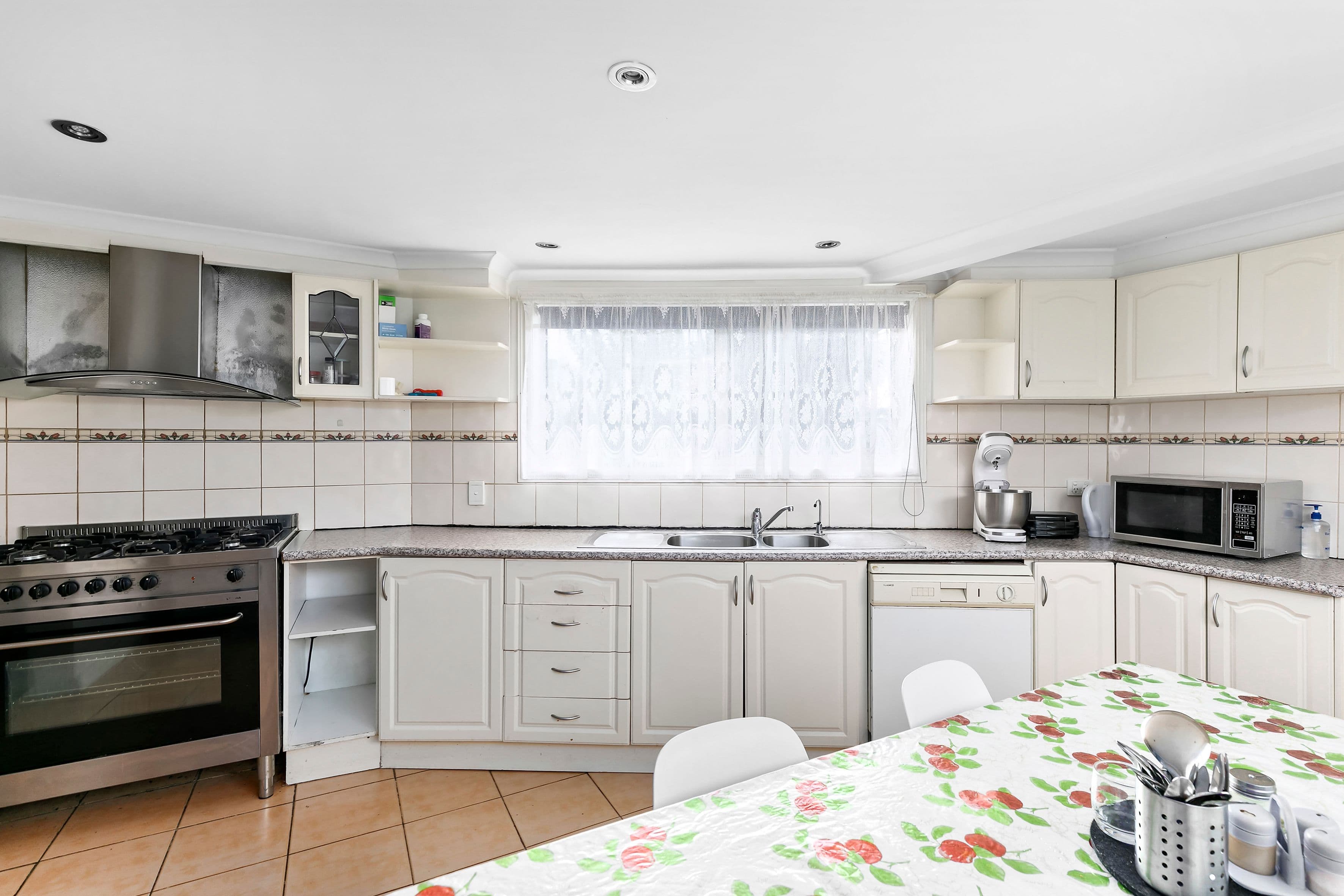 98 Gowrie Street, Glenroy VIC 3046, Glenroy - Thumbnail 4
