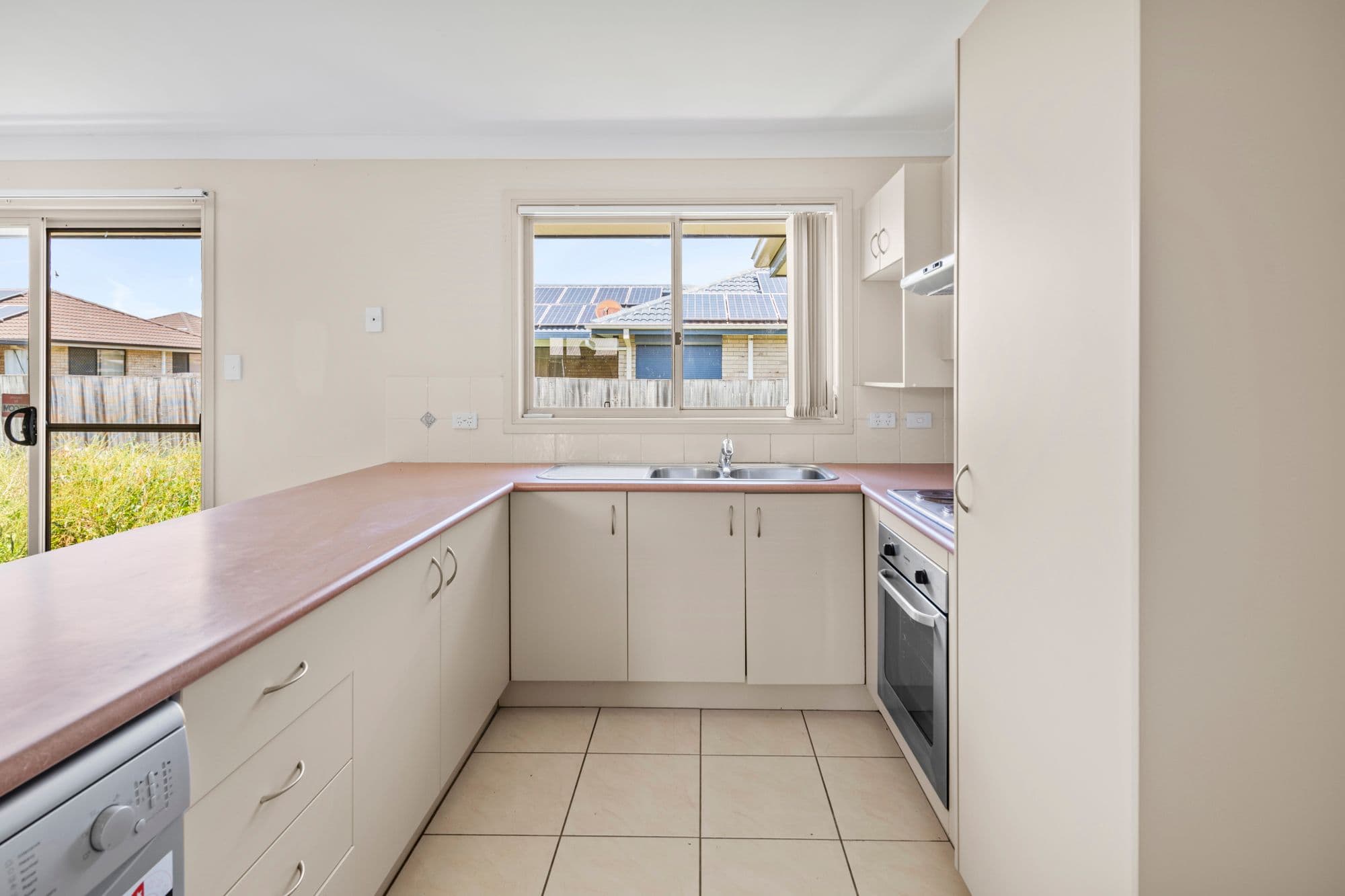14 Lake Cootharaba Place, Logan Reserve QLD 4133, Logan Reserve - Thumbnail 8
