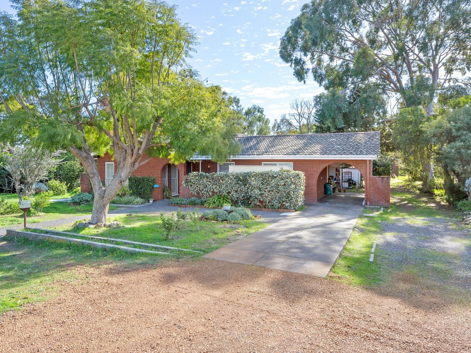 38 Urch Road, Kalamunda WA 6076, Kalamunda - Thumbnail 2