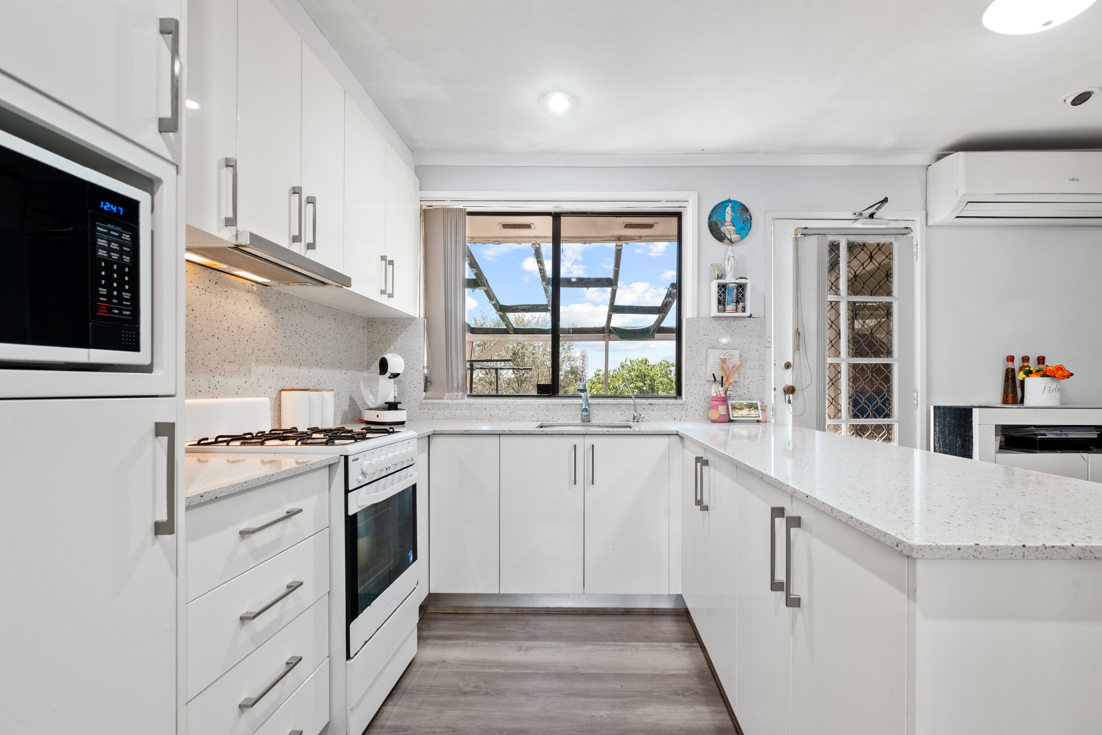 12 harrow Road, Glenfield NSW 2167, Glenfield - Thumbnail 4
