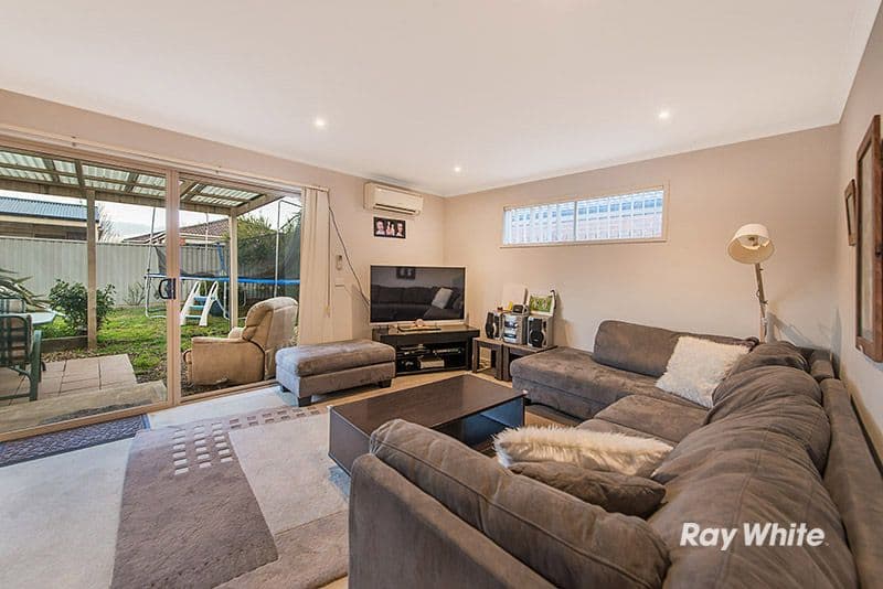 54 Greenaway Terrace, Cranbourne East VIC 3977, Cranbourne East - Thumbnail 3