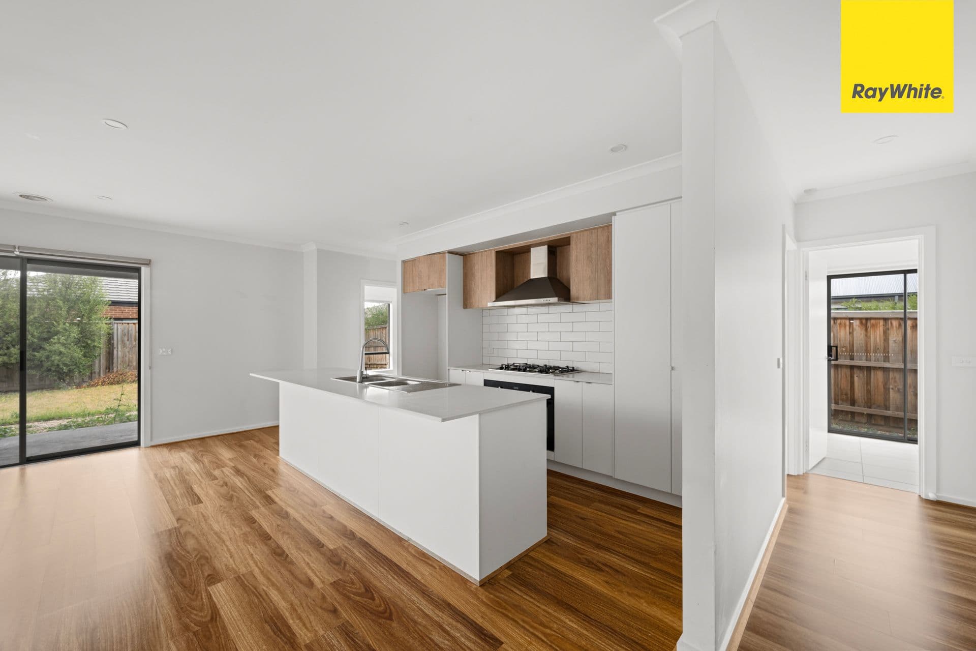 16 Midgard Road, WEIR VIEWS VIC 3338, Weir Views - Thumbnail 2