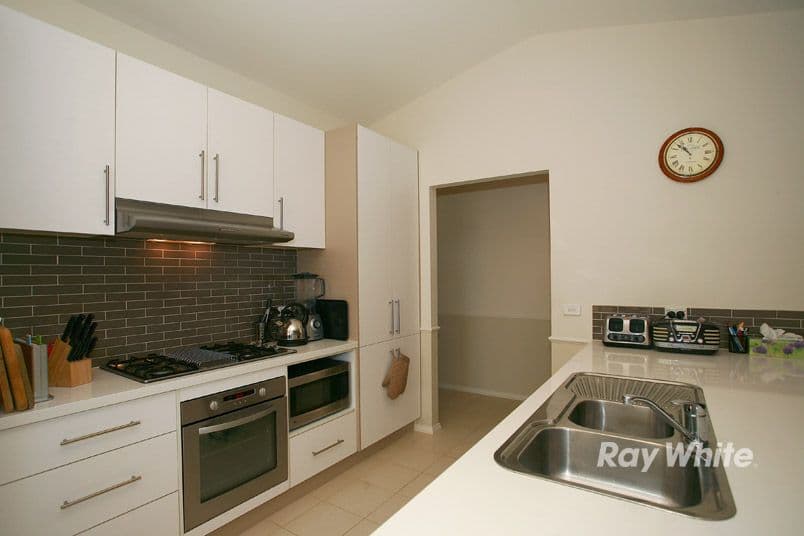 1 Hawkshead Place, CRANBOURNE NORTH VIC 3977, Cranbourne North - Thumbnail 2