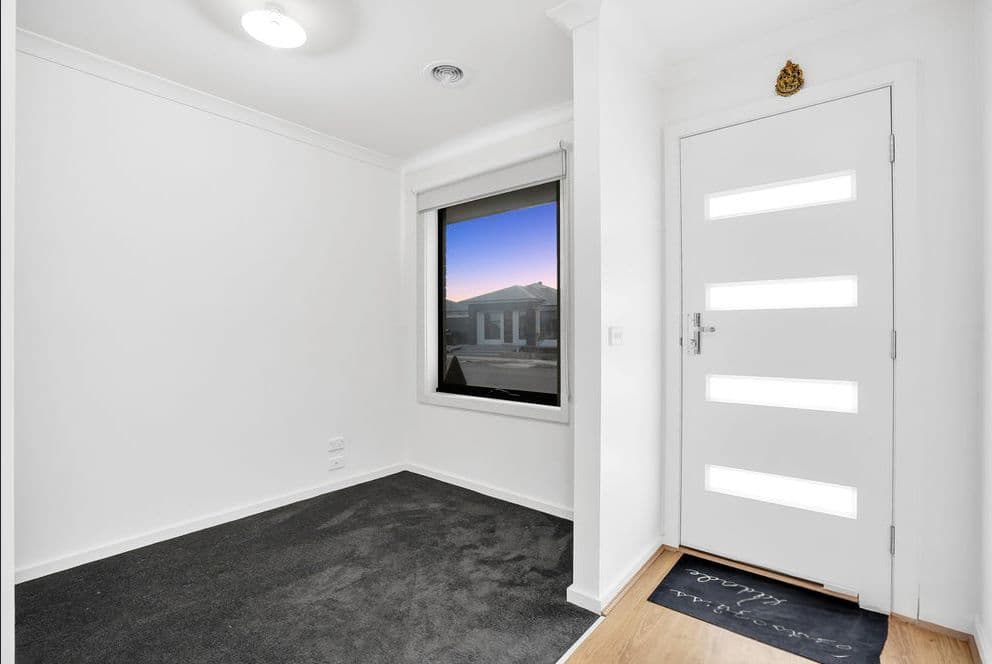 10 Dianchi Drive, Wyndham Vale VIC 3024, Wyndham Vale - Thumbnail 2