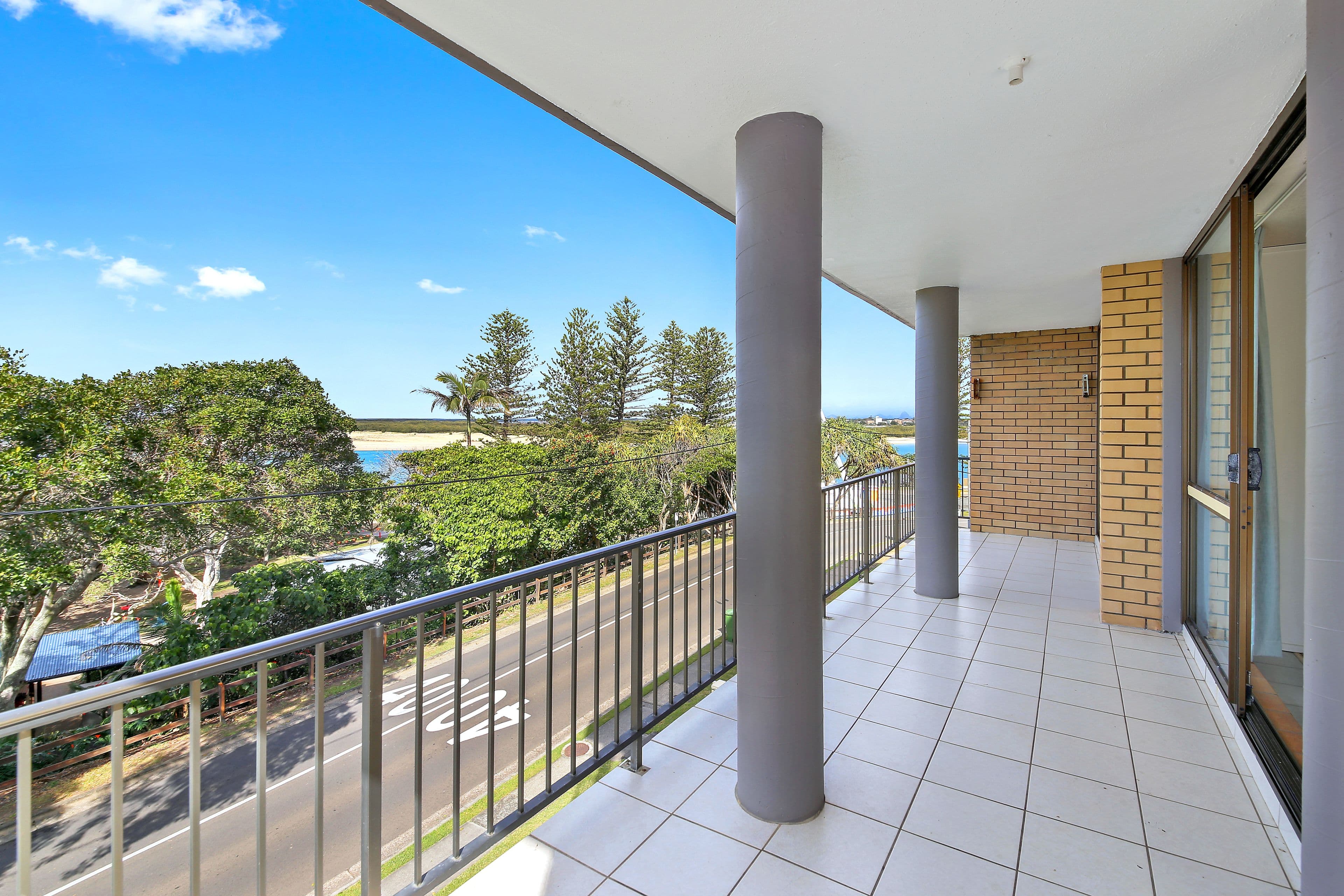 19 Bulcock Beach Esplanade, Caloundra QLD 4551, Caloundra - Thumbnail 2