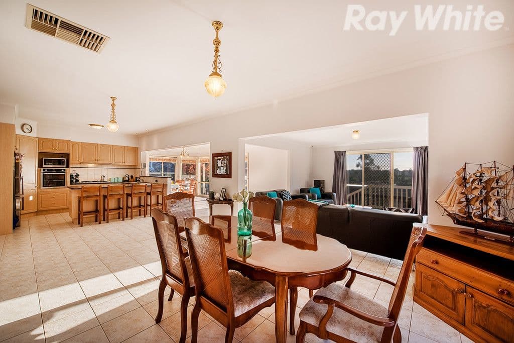 2 Coventry Place, Bayswater VIC 3153, Bayswater - Thumbnail 3