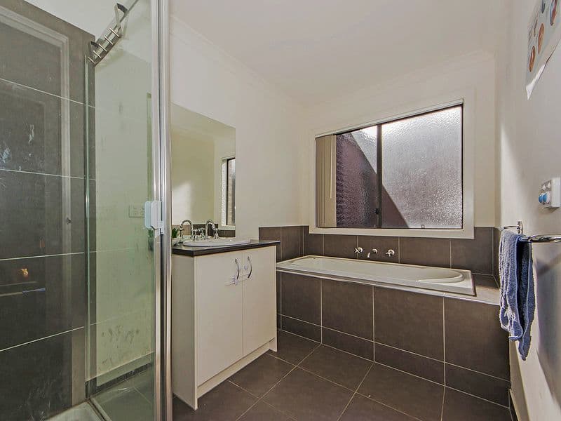 8 Shadbush Court, Truganina VIC 3029, Truganina - Thumbnail 3
