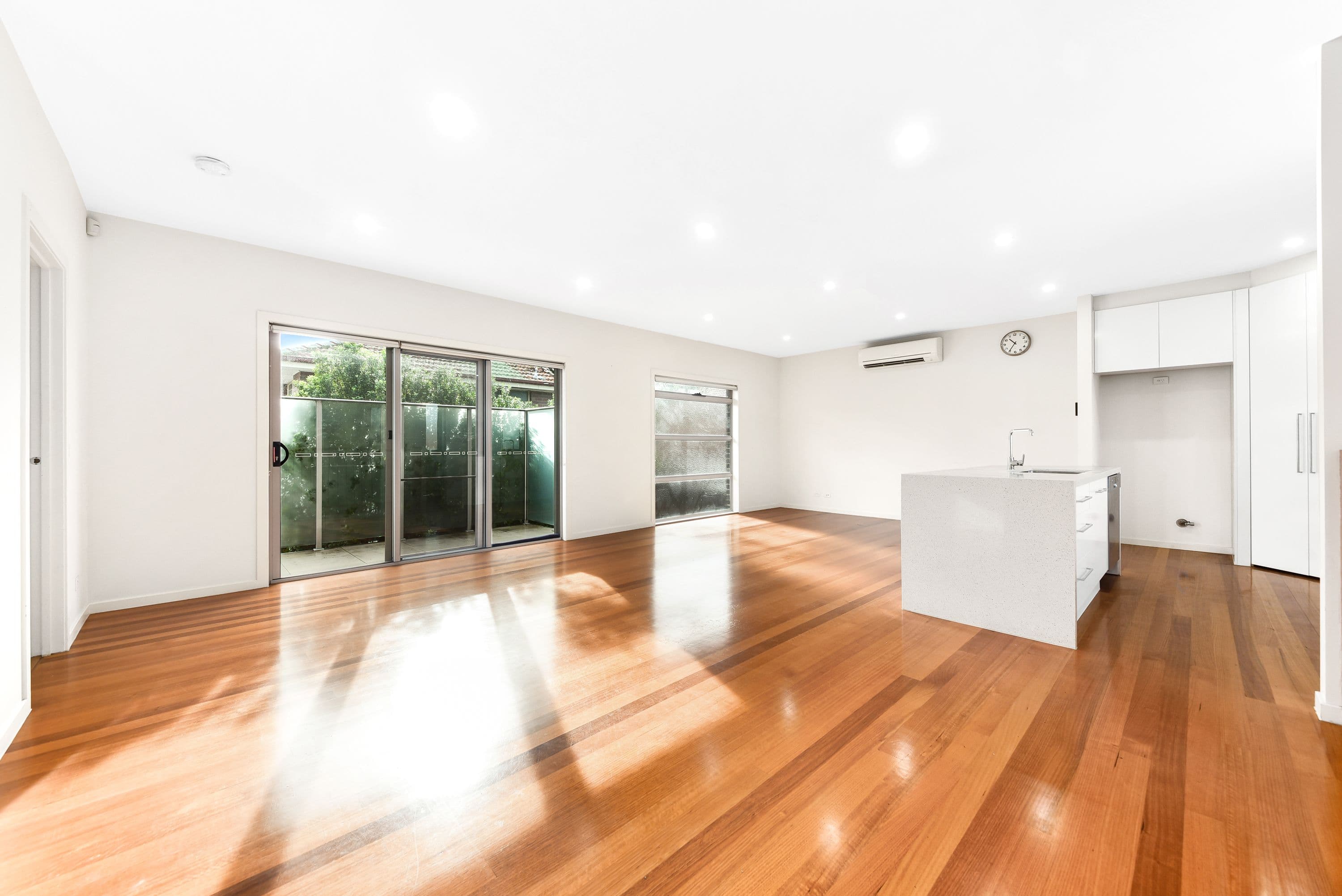 21 Thomas Street, Clayton VIC 3168, Clayton - Thumbnail 2
