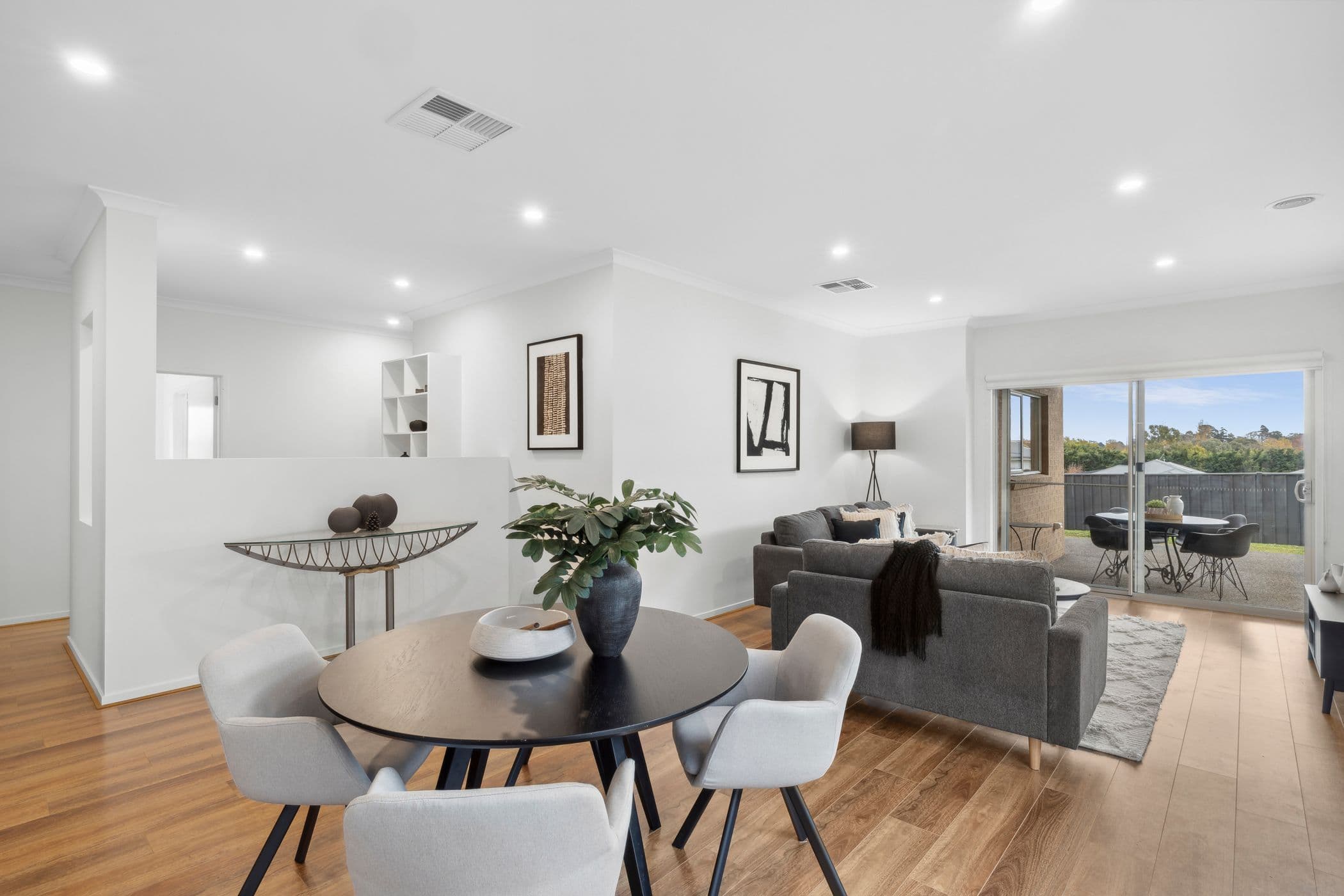3 Hale Crescent, Kyneton VIC 3444, Kyneton - Thumbnail 2