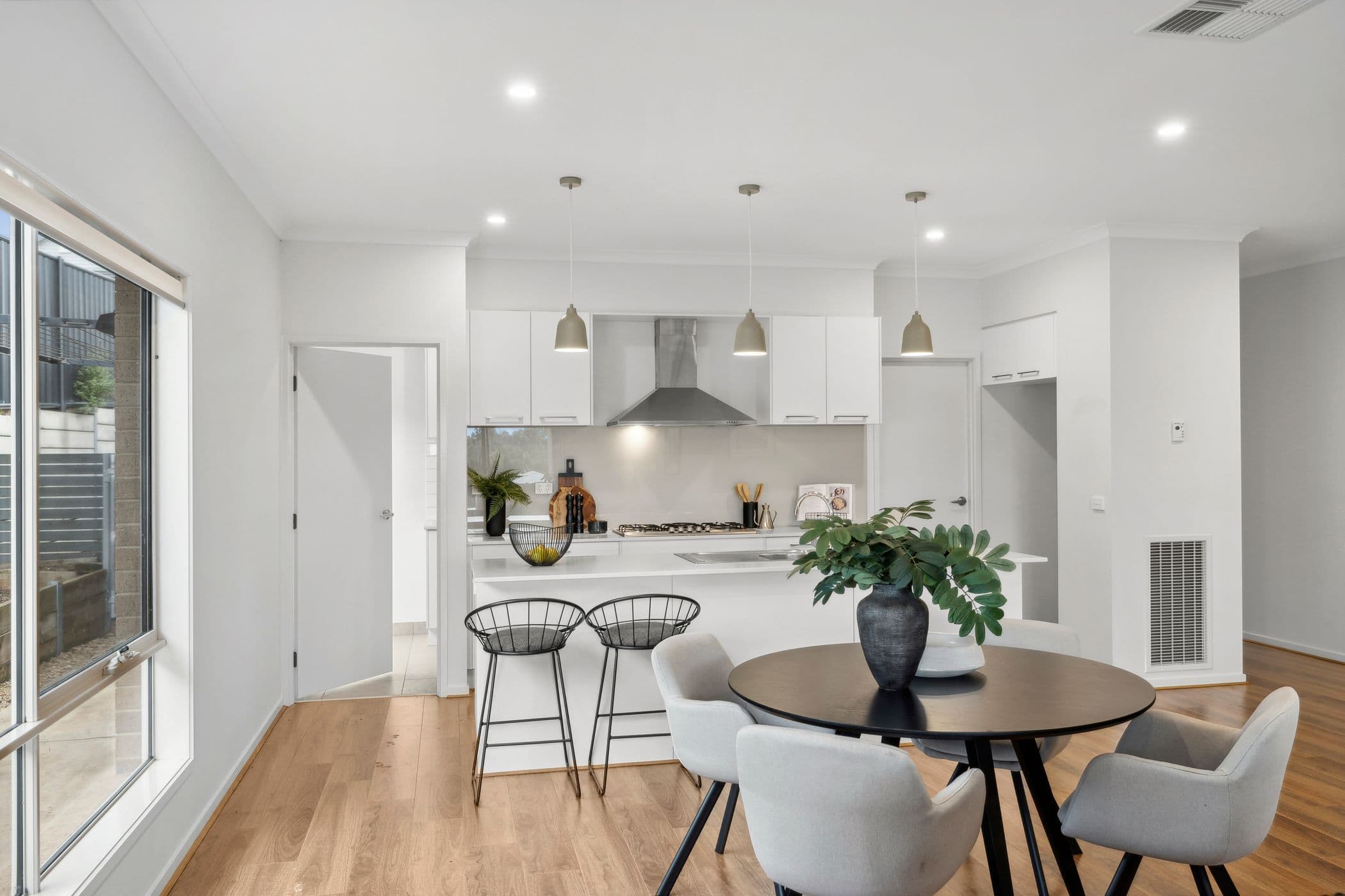 3 Hale Crescent, Kyneton VIC 3444, Kyneton - Thumbnail 4