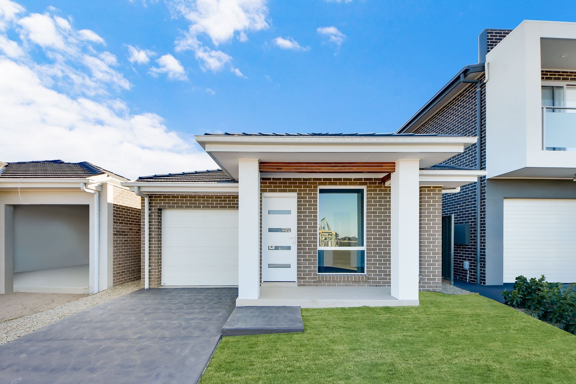 207 Village Circuit, Gregory Hills - Thumbnail 2