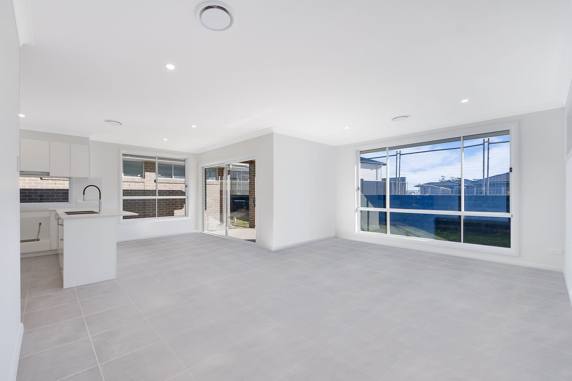 207 Village Circuit, Gregory Hills - Thumbnail 5