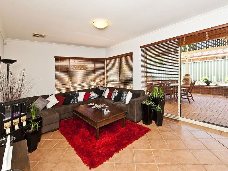 33 Southacre Drive, CANNING VALE WA 6155, Canning Vale - Thumbnail 3