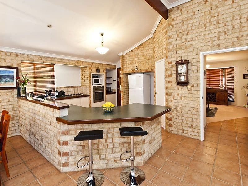 33 Southacre Drive, CANNING VALE WA 6155, Canning Vale - Thumbnail 4