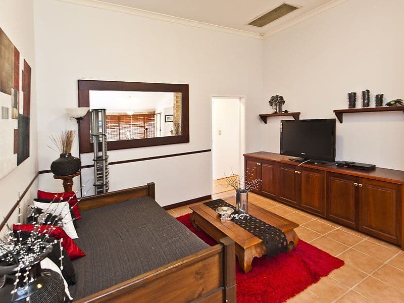 33 Southacre Drive, CANNING VALE WA 6155, Canning Vale - Thumbnail 5