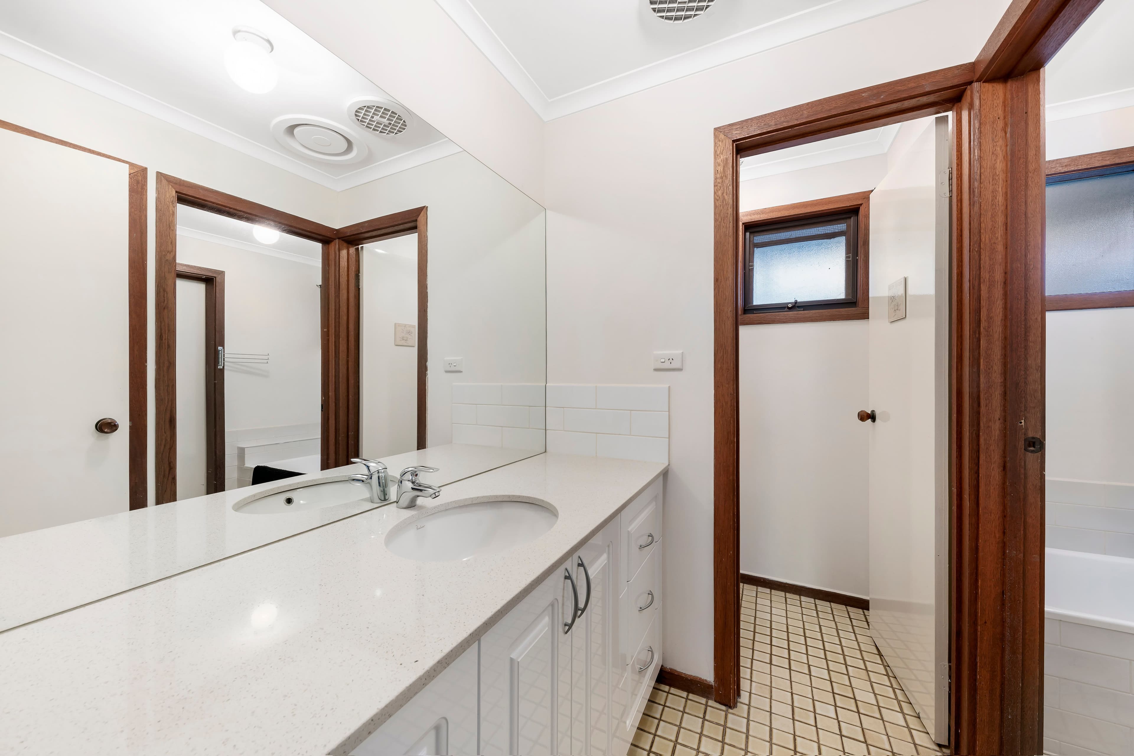 7 Currie Avenue, Endeavour Hills VIC 3802, Endeavour Hills - Thumbnail 8