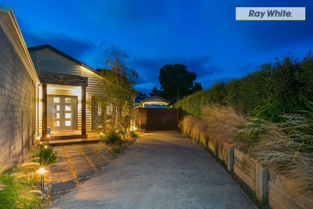 50 Warrain Avenue, ROSEBUD VIC 3939, Rosebud - Thumbnail 2
