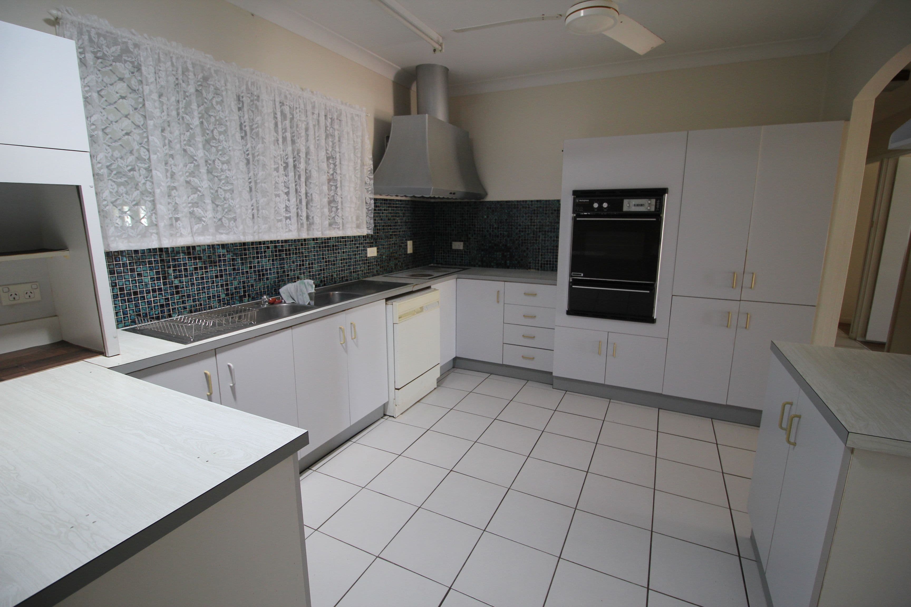 27 Hardy Street, Ingham QLD 4850, Ingham - Thumbnail 2