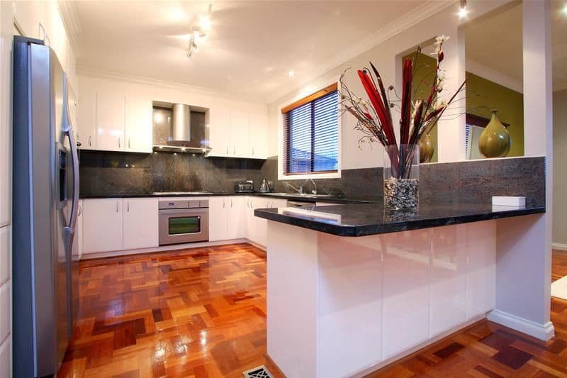 4 Junor Court, SOUTH MORANG VIC 3752, South Morang - Thumbnail 2