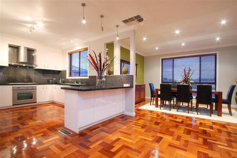 4 Junor Court, SOUTH MORANG VIC 3752, South Morang - Thumbnail 3