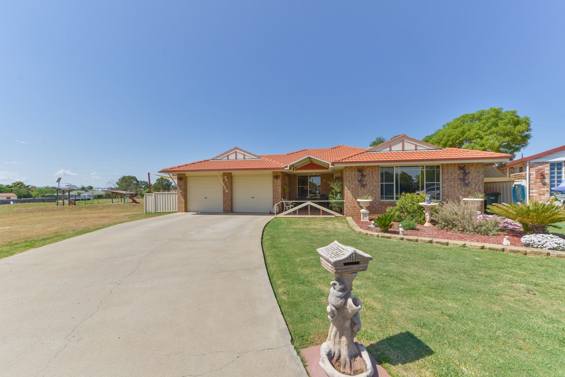 11 Giles Place, Westdale - Image 1