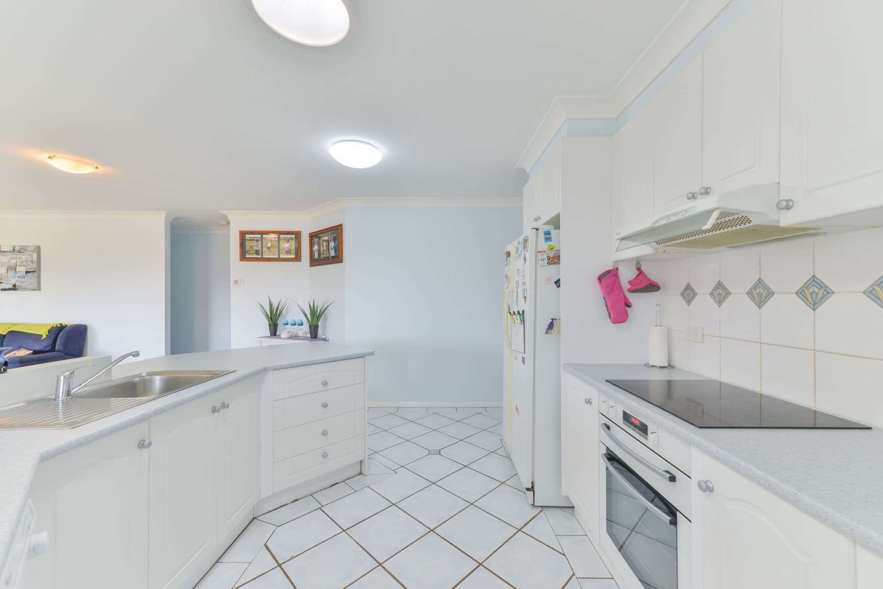 11 Giles Place, Westdale - Thumbnail 3