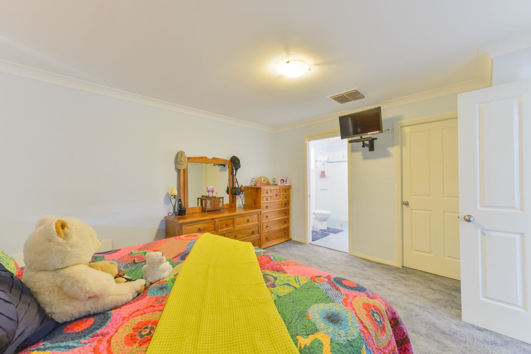 11 Giles Place, Westdale - Thumbnail 6