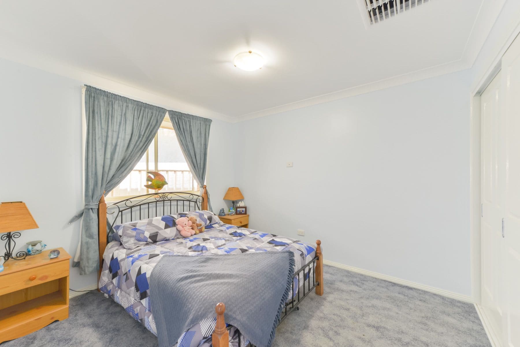 11 Giles Place, Westdale - Thumbnail 8