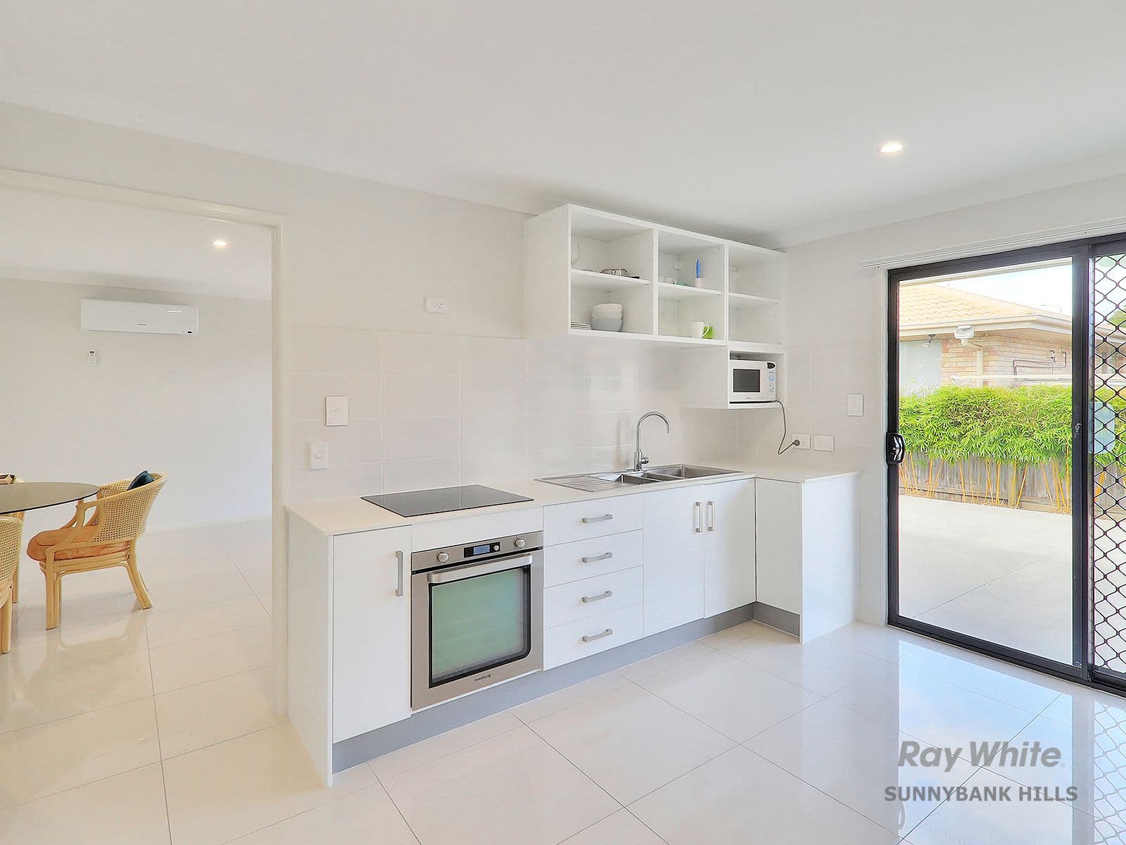 98 Warrigal Road, Runcorn QLD 4113, Runcorn - Thumbnail 5