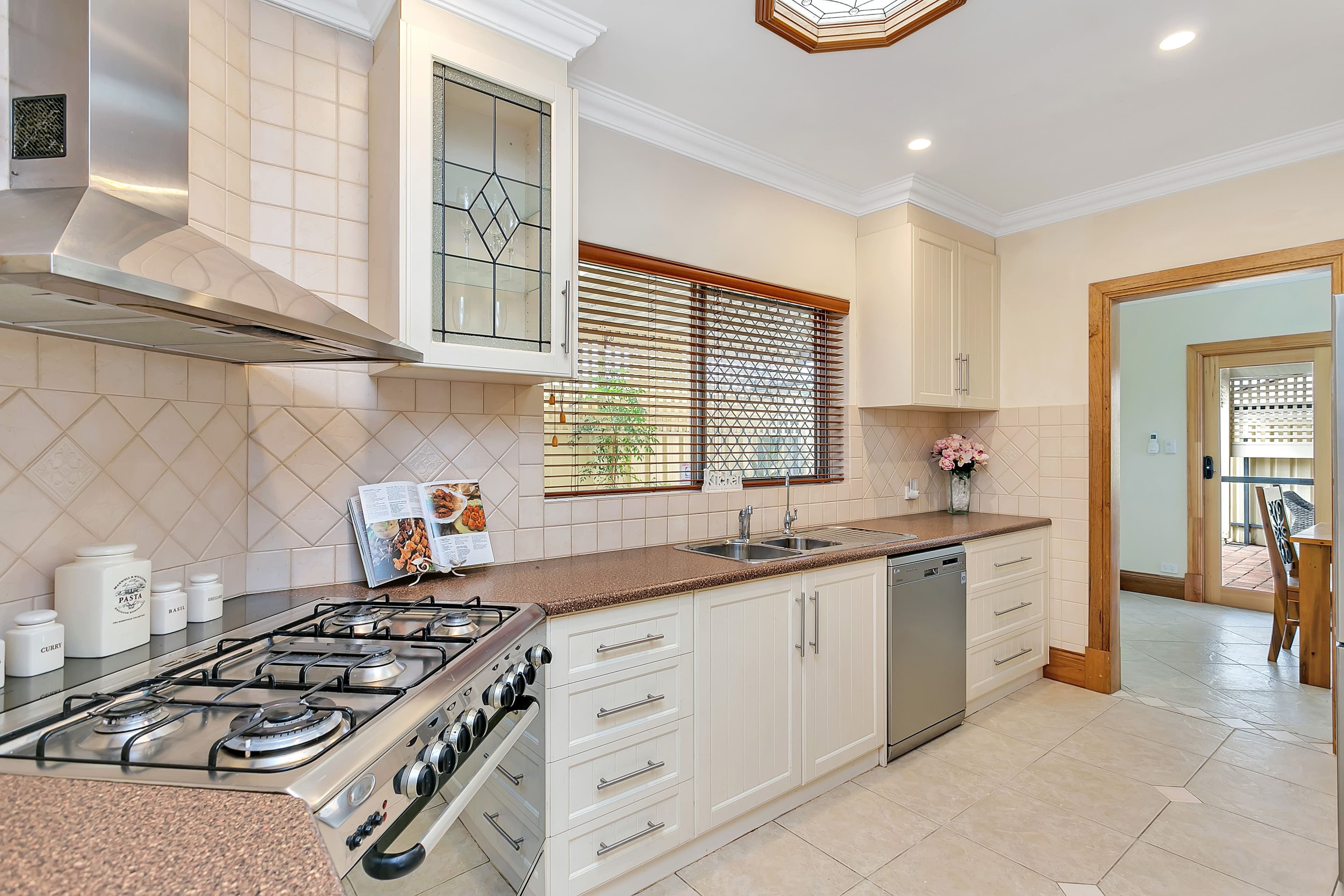 16 Clifford Way, Valley View SA 5093, Valley View - Thumbnail 4