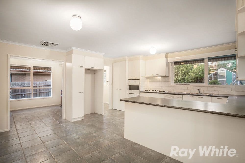 40 Roycroft Avenue, Mill Park VIC 3082, Mill Park - Thumbnail 3