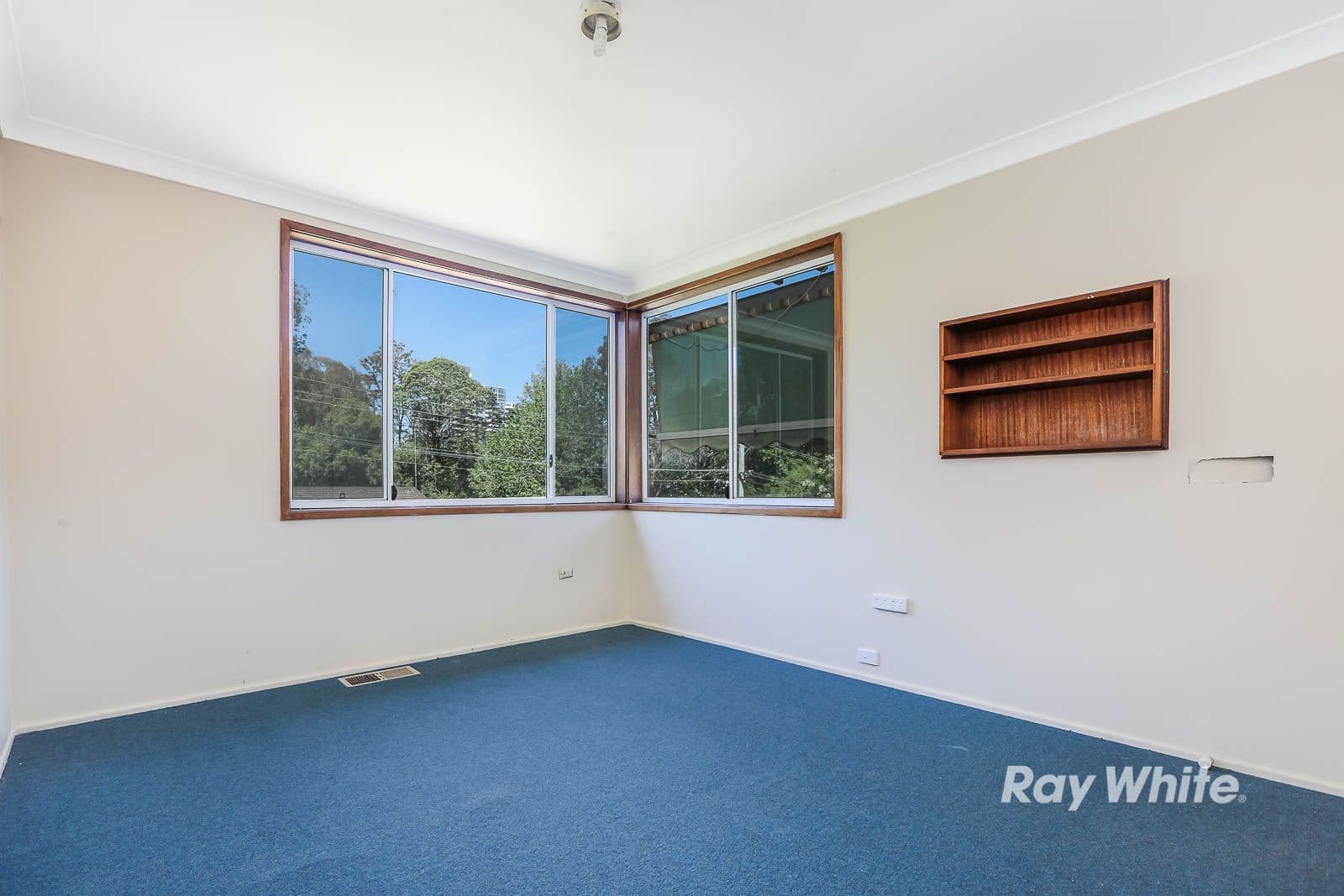 4 Garthowen Crescent, Castle Hill - Thumbnail 5