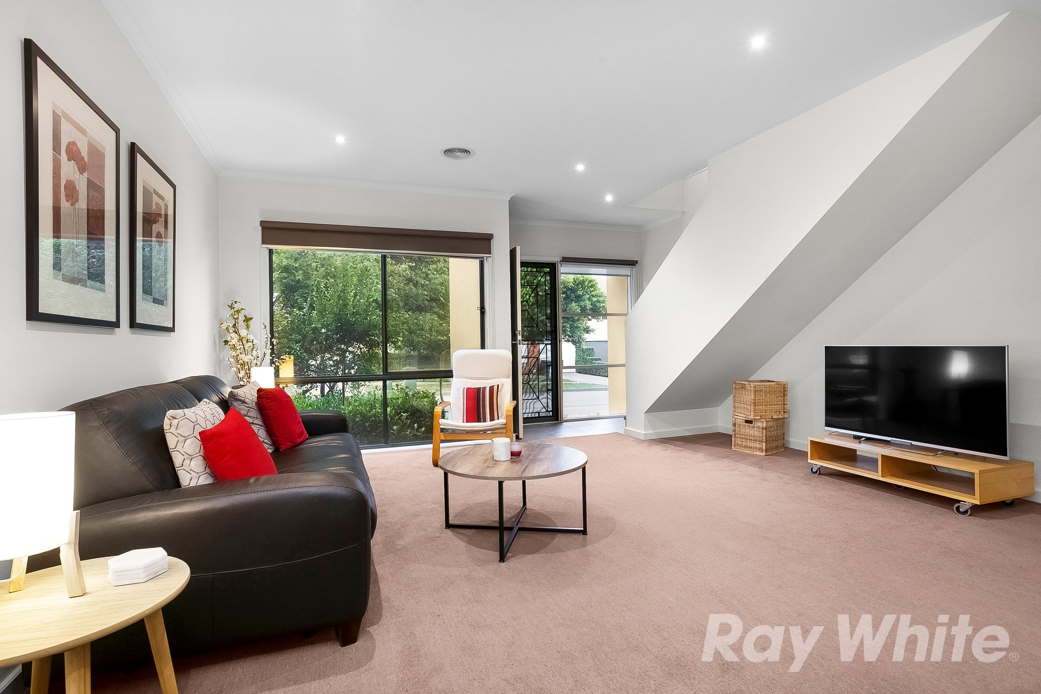 18 Southampton Drive, Mulgrave VIC 3170, Mulgrave - Thumbnail 2