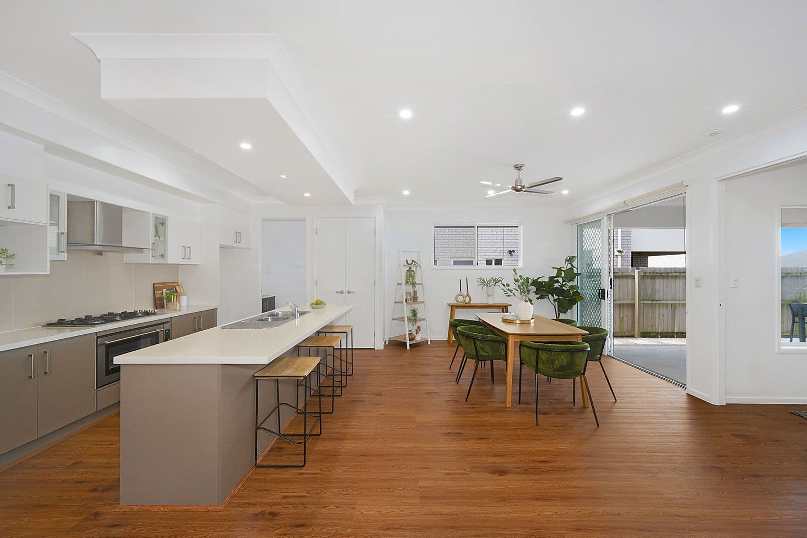 14 Griffith Court, North Lakes QLD 4509, North Lakes - Thumbnail 2