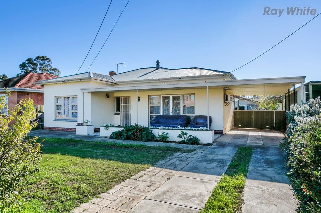 8 Eleanor Close, Mooroobool, QLD, 4870, Mooroobool - Image 1