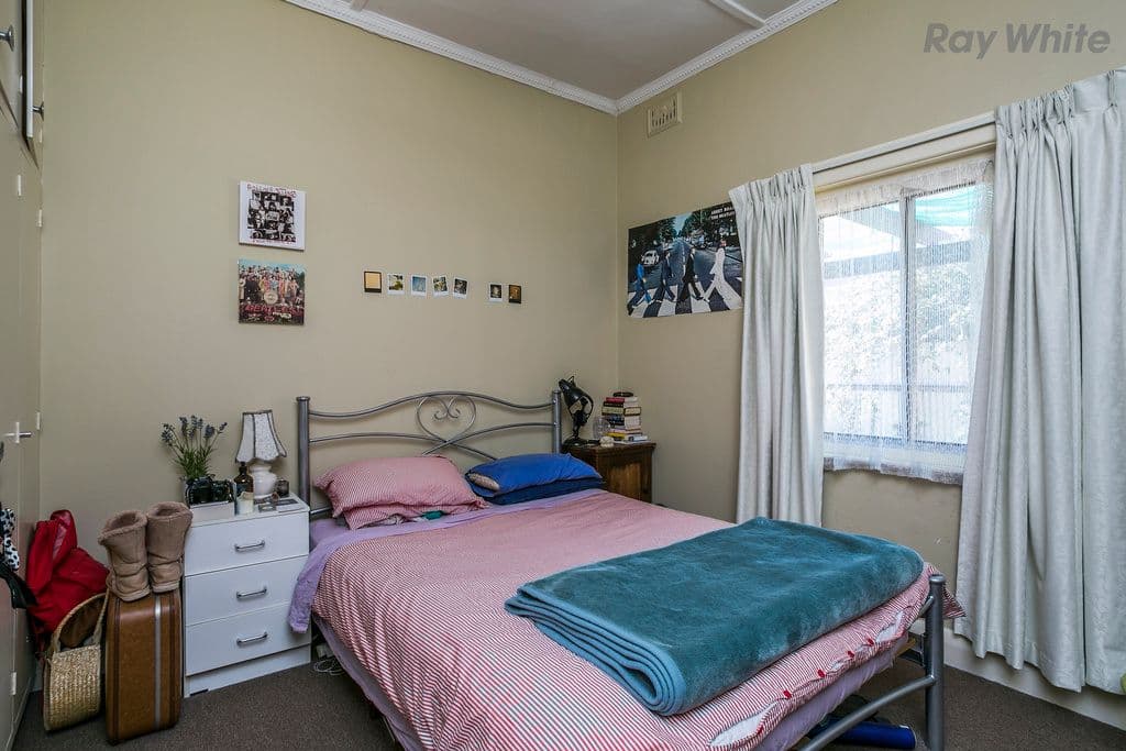 8 Eleanor Close, Mooroobool, QLD, 4870, Mooroobool - Thumbnail 6