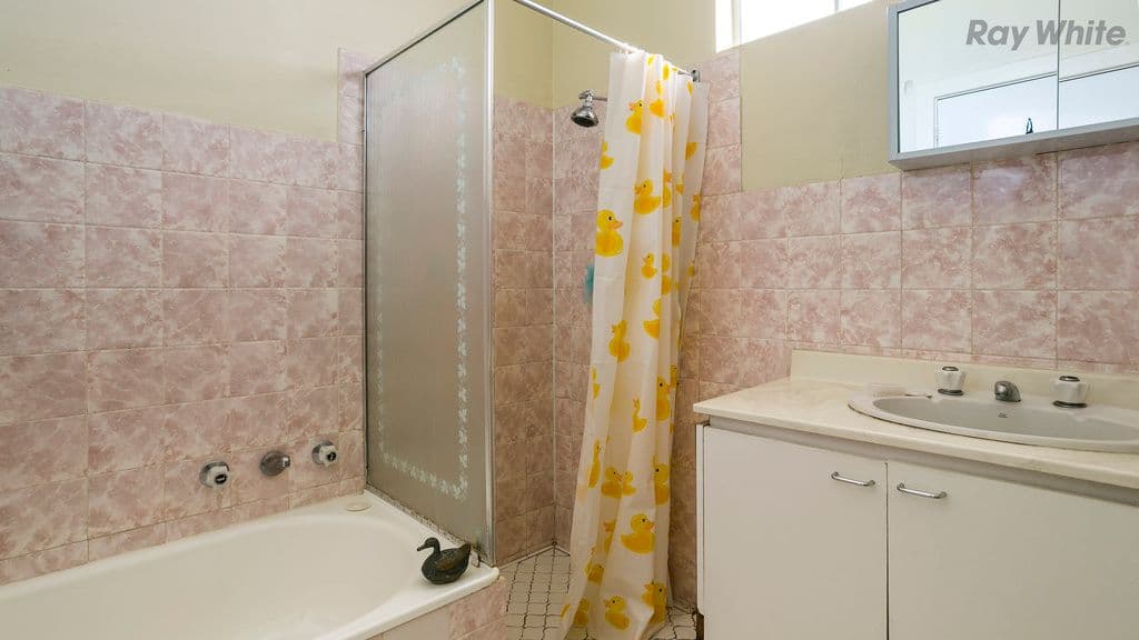8 Eleanor Close, Mooroobool, QLD, 4870, Mooroobool - Thumbnail 8