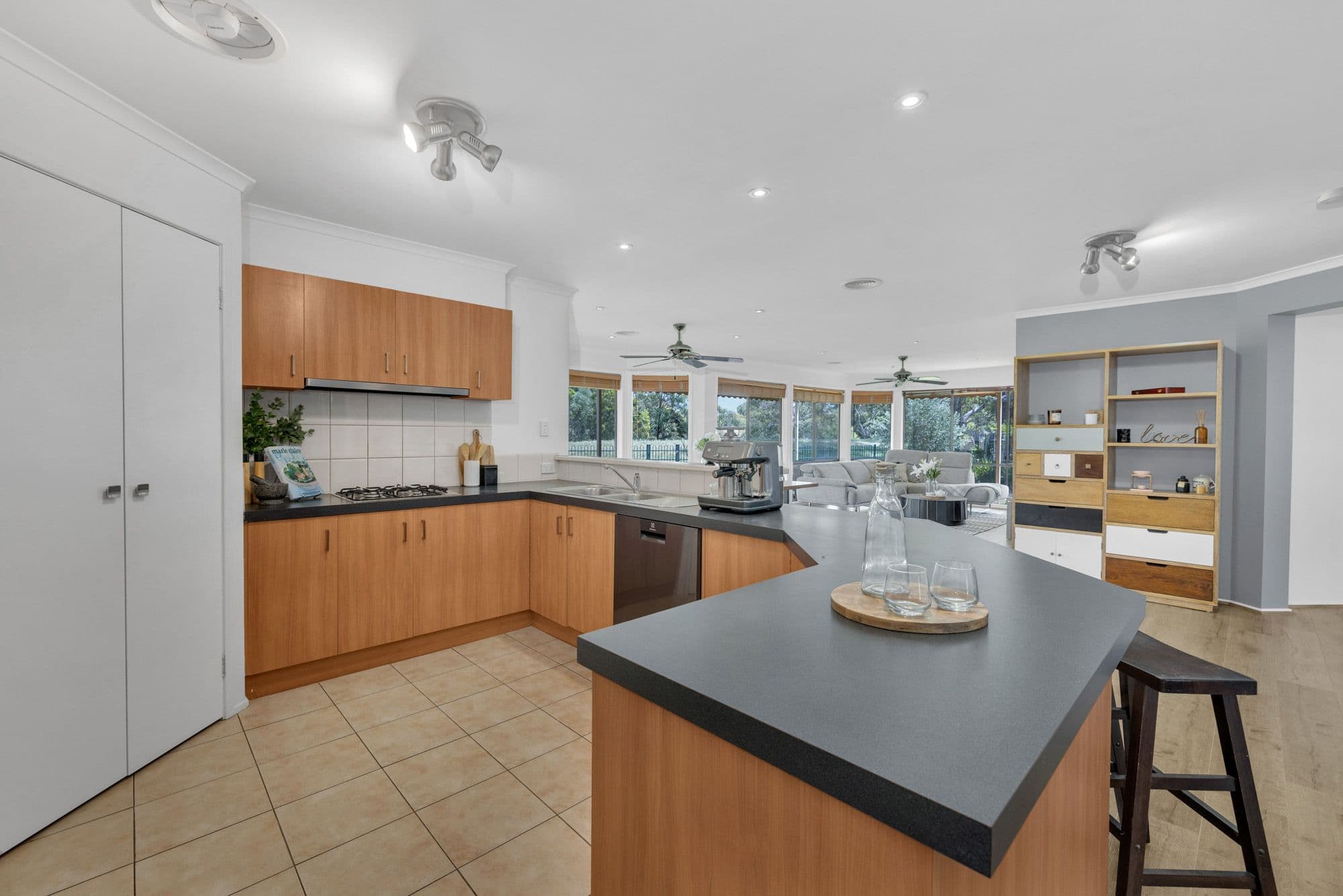 15 Retreat Place, Werribee VIC 3030, Werribee - Thumbnail 8