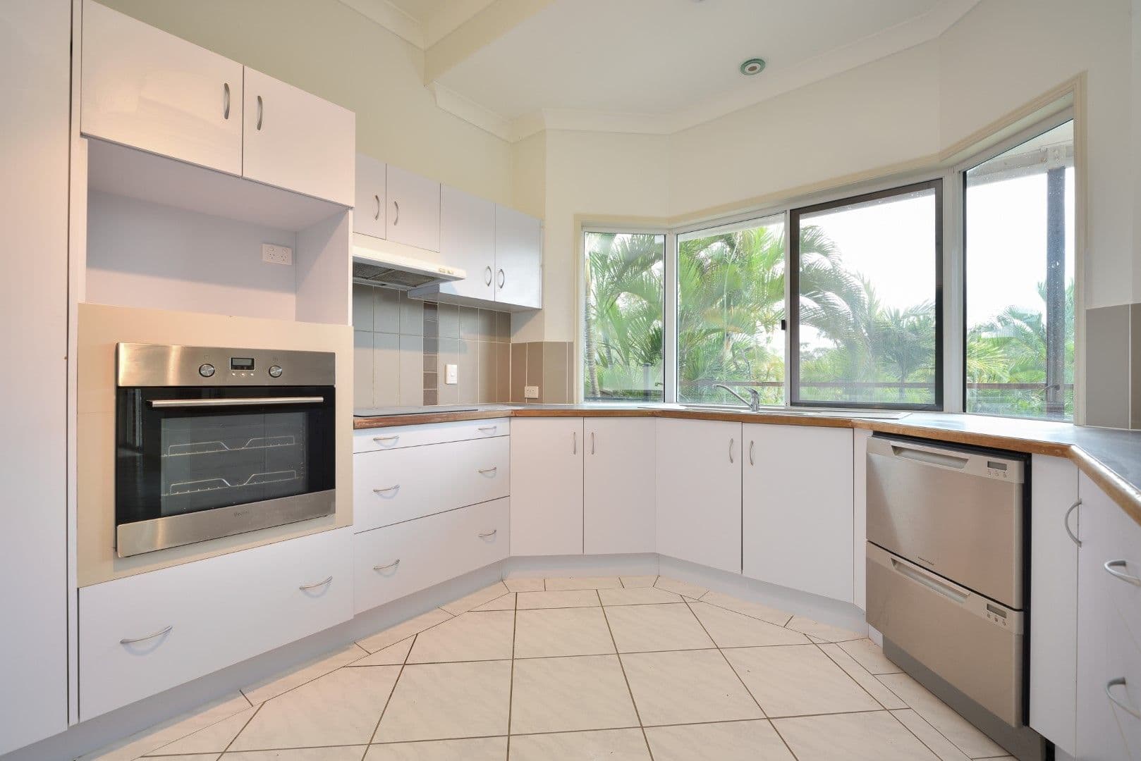 2 Rosemount Place, New Auckland QLD 4680, New Auckland - Thumbnail 3