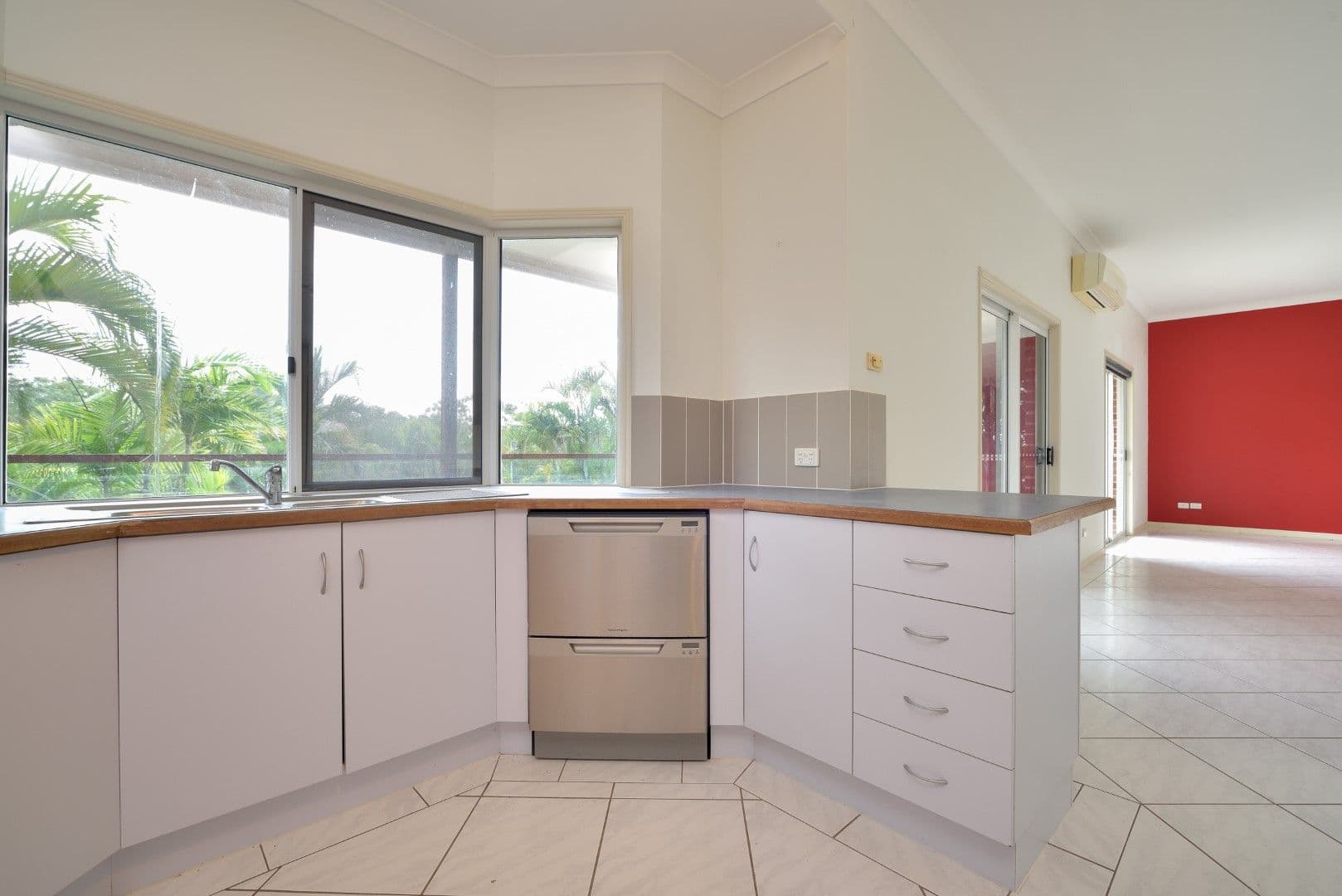 2 Rosemount Place, New Auckland QLD 4680, New Auckland - Thumbnail 4